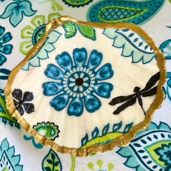 Hand Crafted Other - Dragonfly and Blue Daisy Trinket Shell Dish